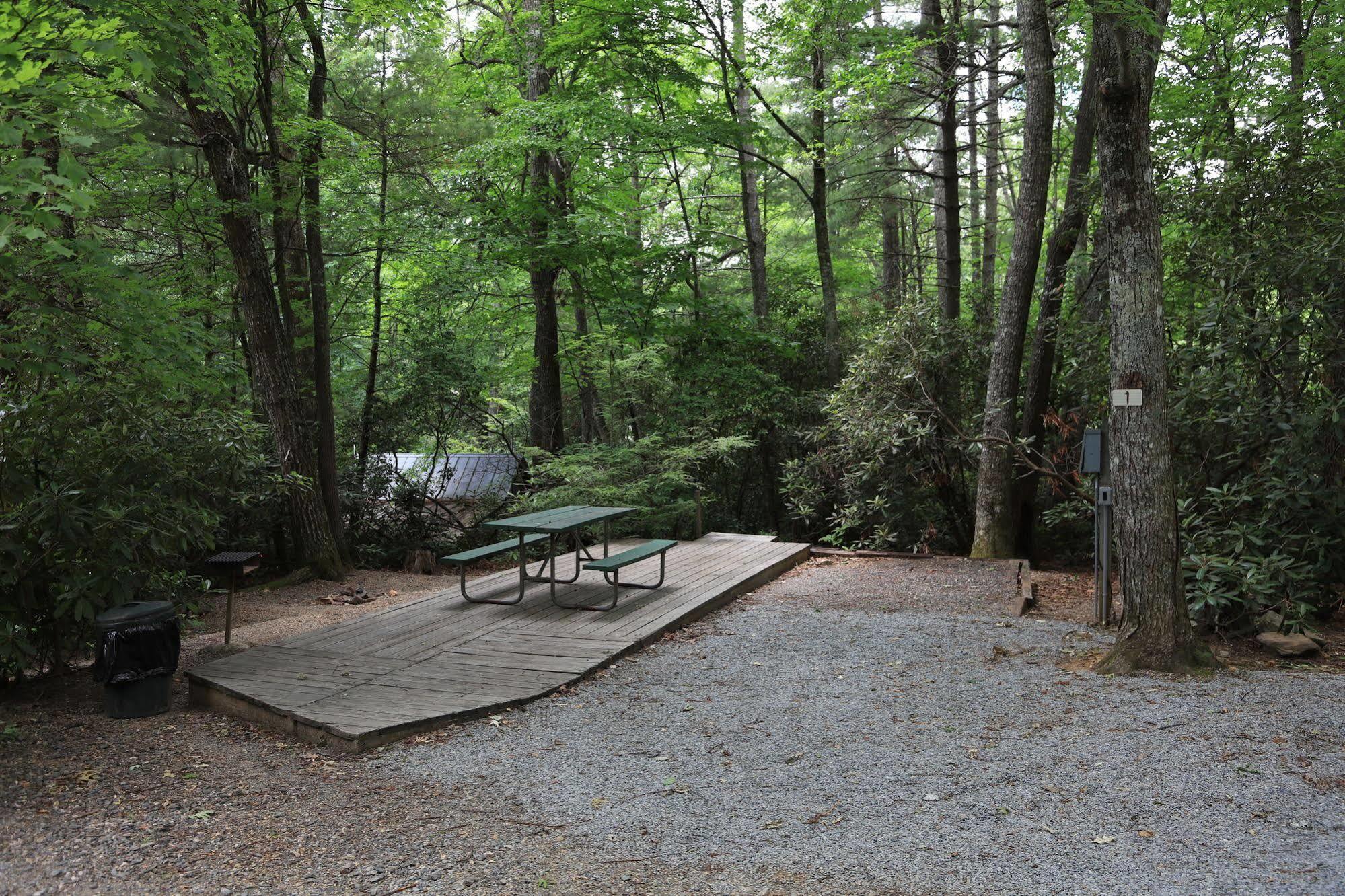 Linville Falls Campground, Rv Park, And Cabins Exterior photo